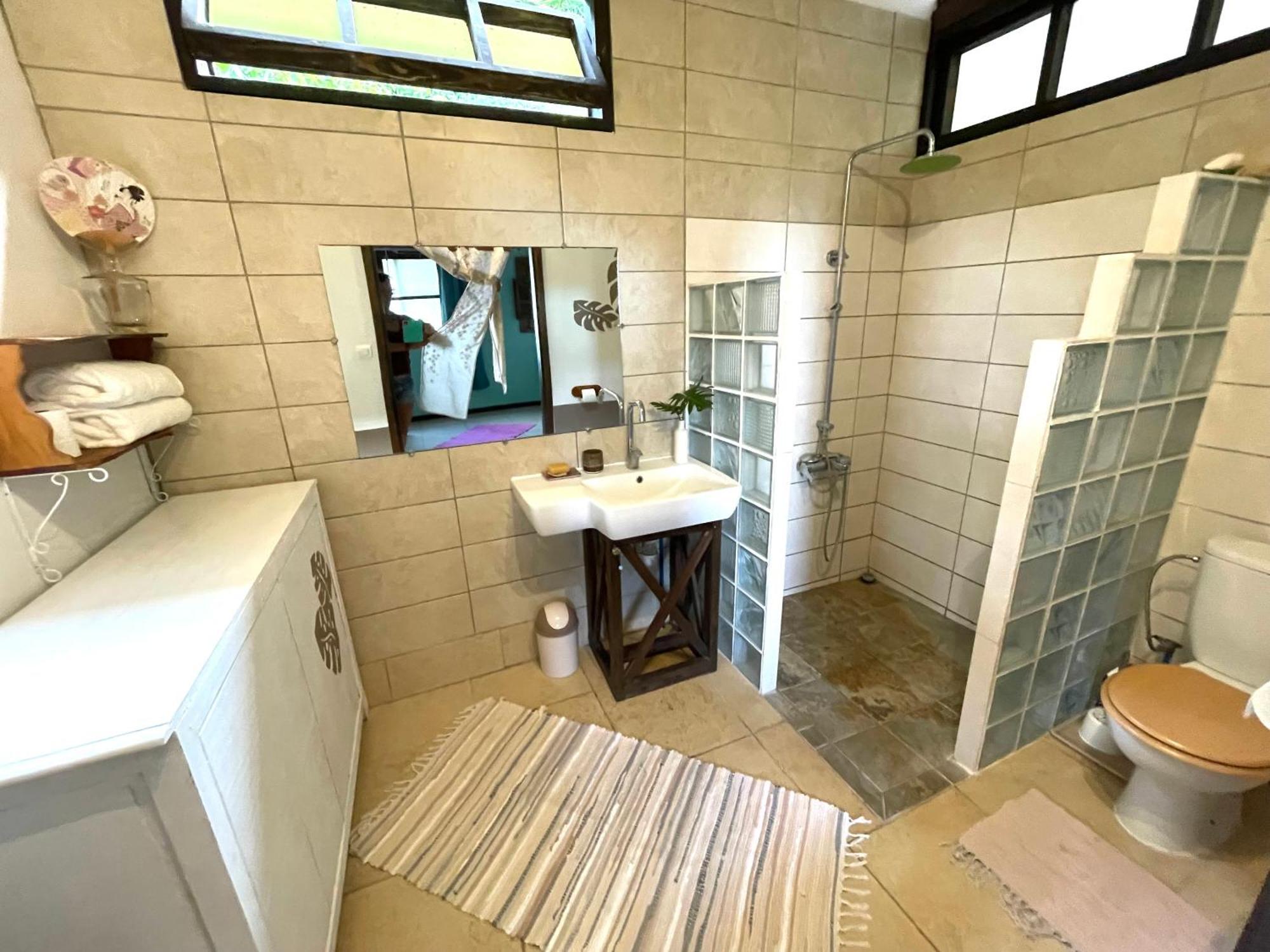 Fare Mato Tahaa Apartment Patio  Bagian luar foto